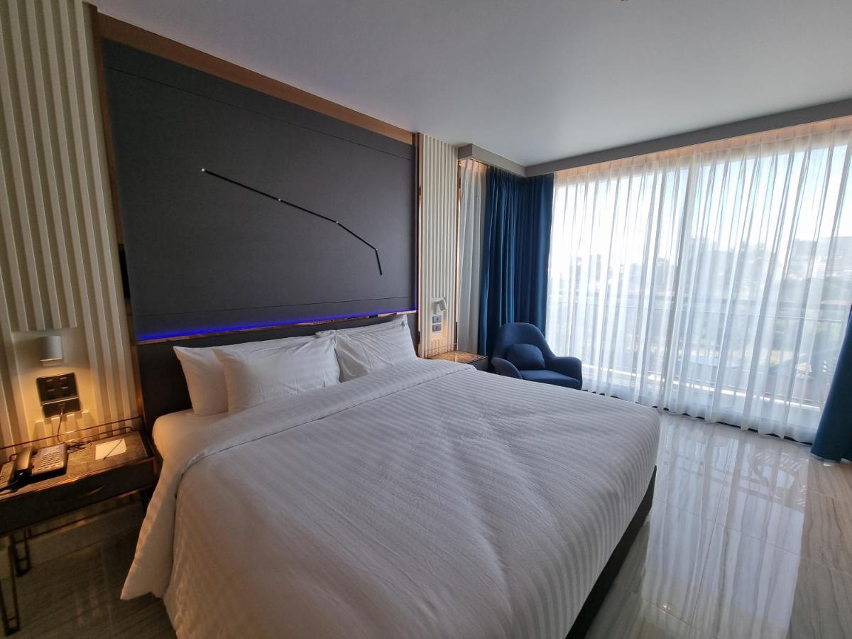 Pattaya Discovery Beach Hotel - Sha Extra Plus Ngoại thất bức ảnh
