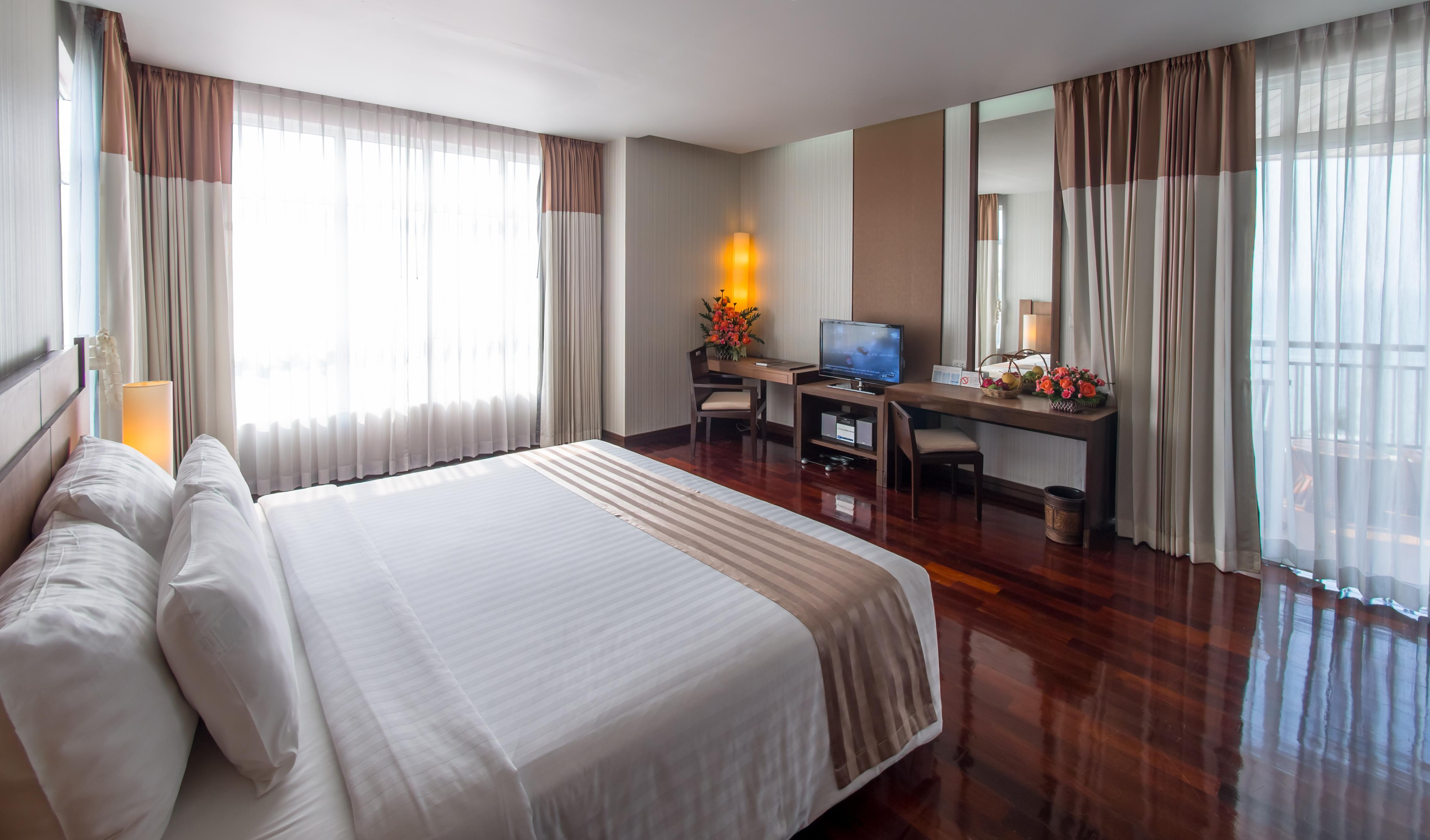 Pattaya Discovery Beach Hotel - Sha Extra Plus Ngoại thất bức ảnh