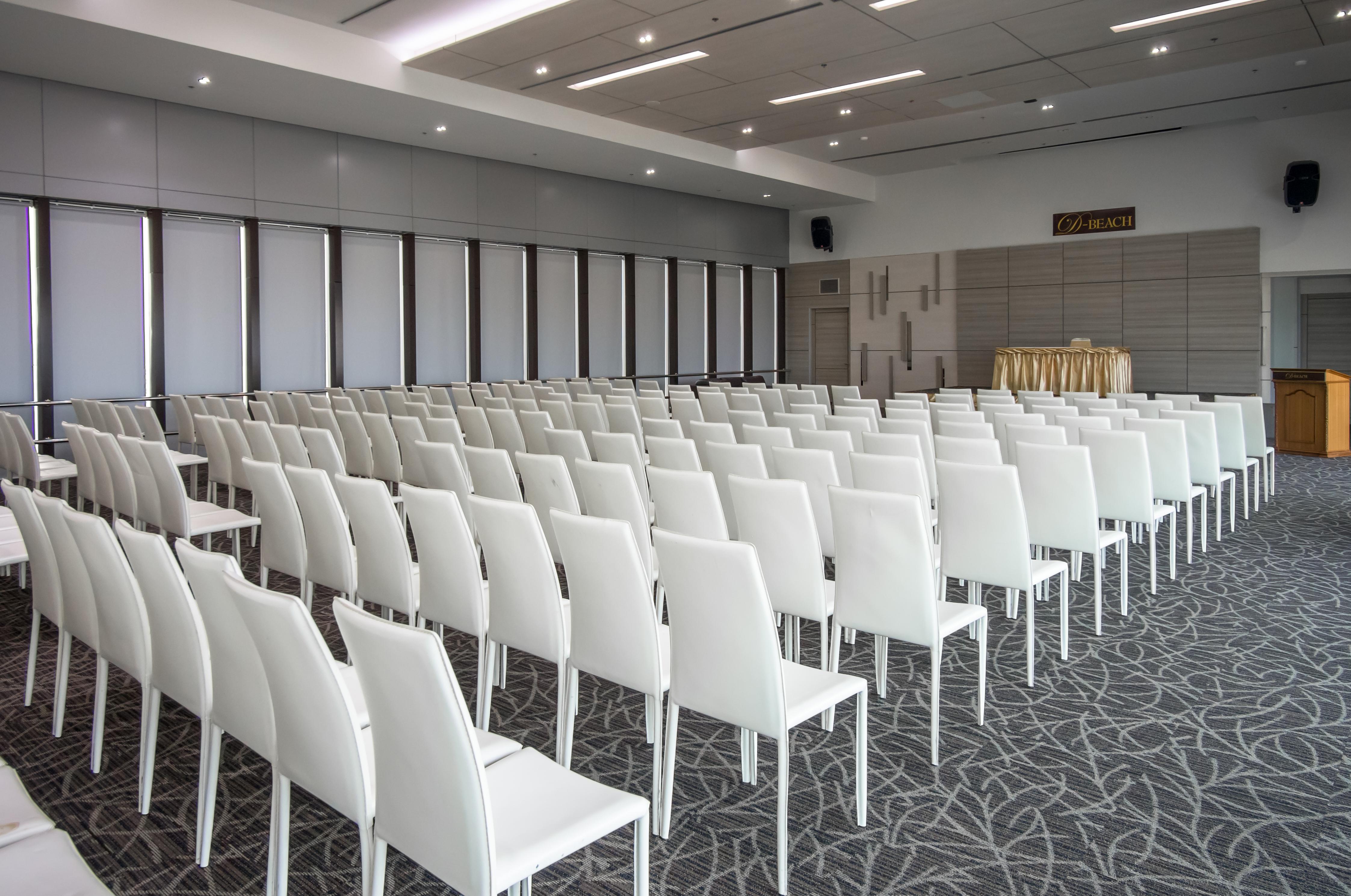 Pattaya Discovery Beach Hotel - Sha Extra Plus Ngoại thất bức ảnh