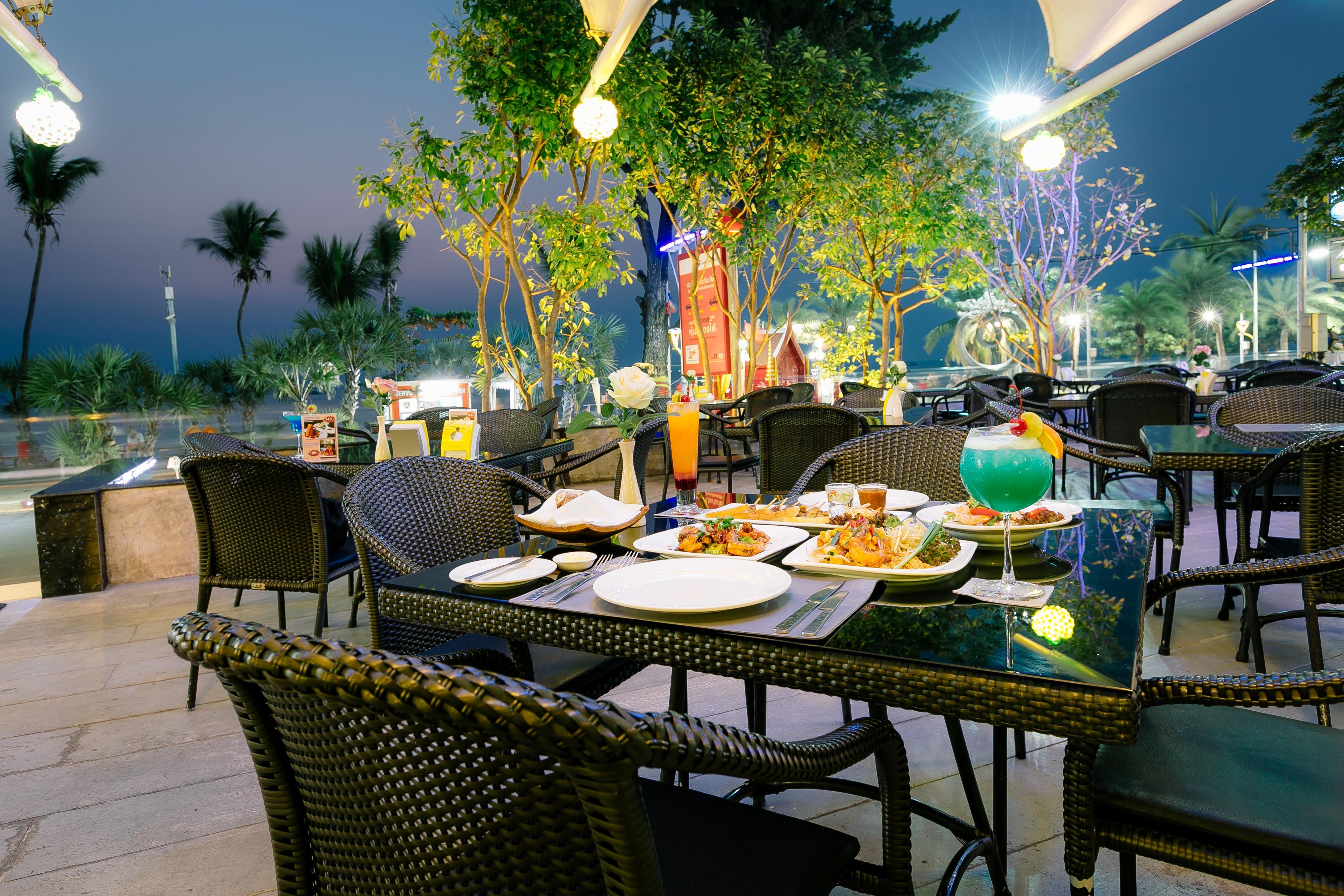 Pattaya Discovery Beach Hotel - Sha Extra Plus Ngoại thất bức ảnh
