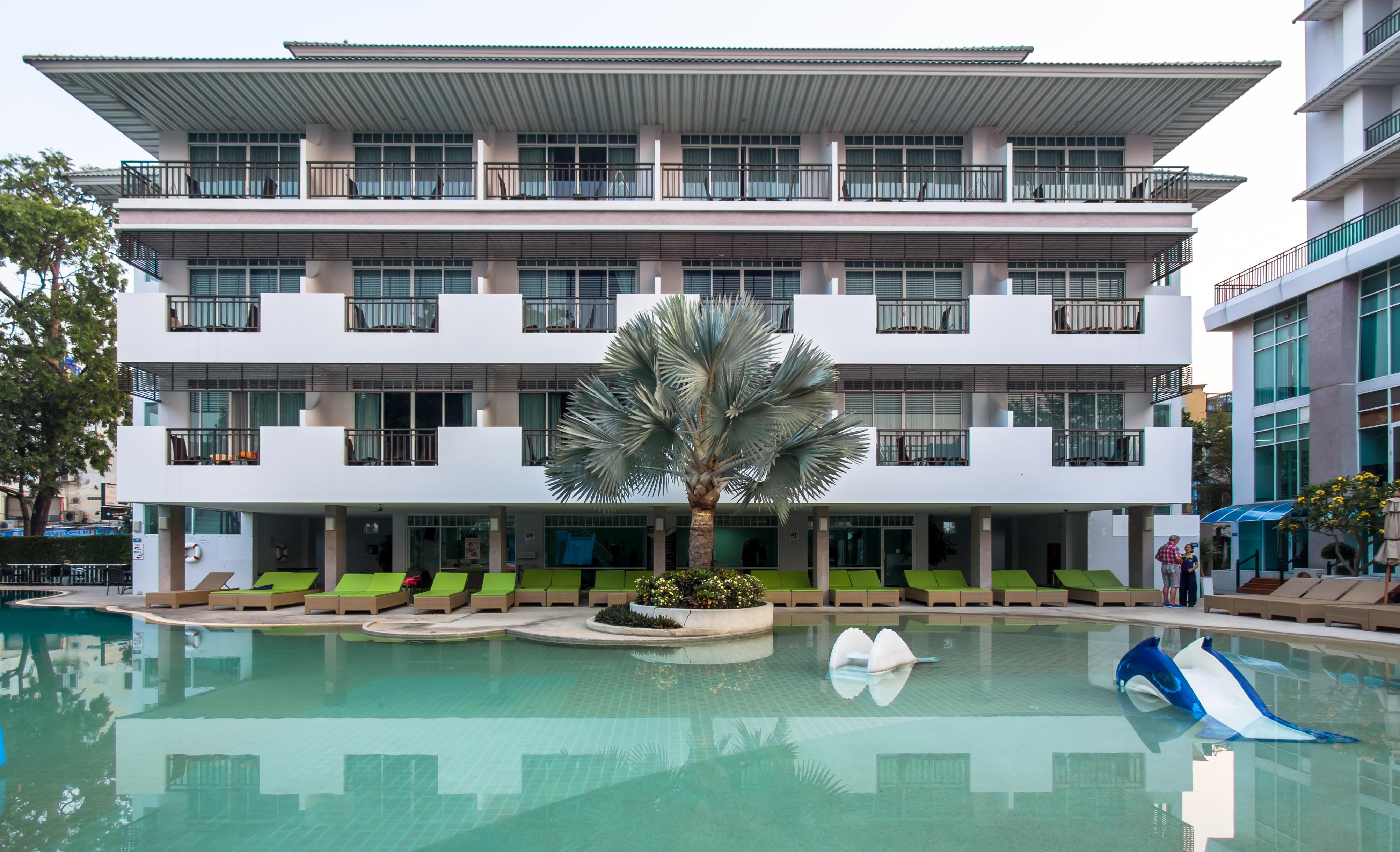 Pattaya Discovery Beach Hotel - Sha Extra Plus Ngoại thất bức ảnh