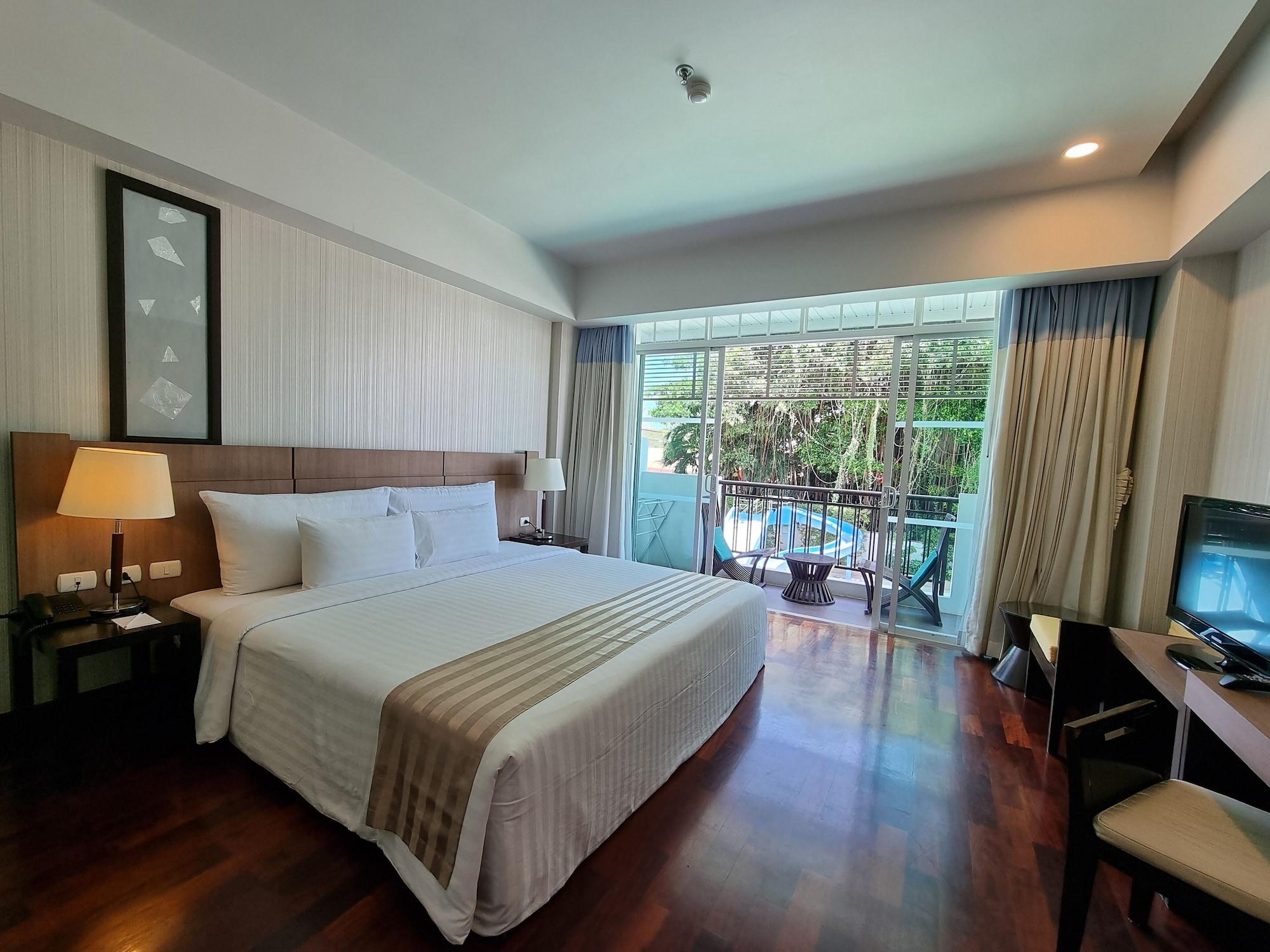Pattaya Discovery Beach Hotel - Sha Extra Plus Ngoại thất bức ảnh